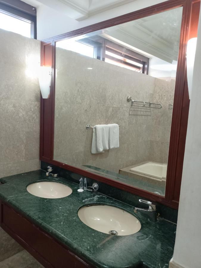 Moonlight Service Suite Kuala Lumpur Bagian luar foto